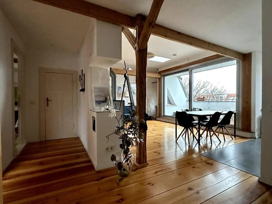 Auf Der Sonnenseite In Berlin Apartment