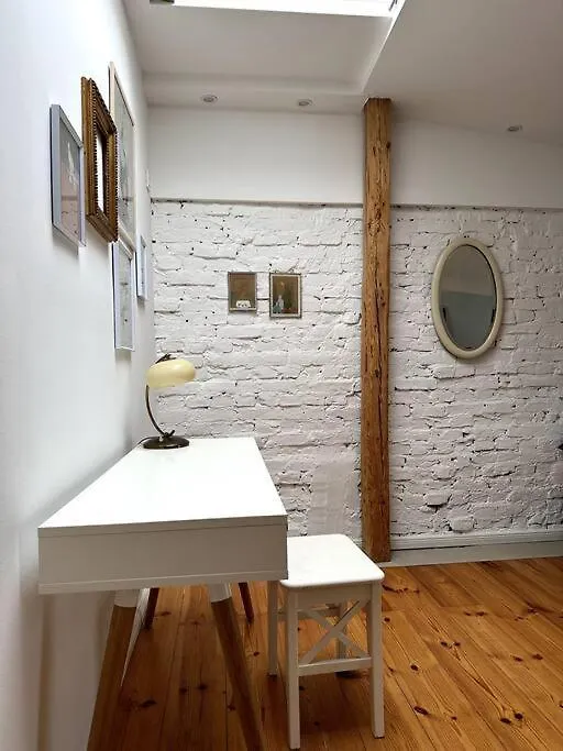 Auf Der Sonnenseite In Berlin Apartment