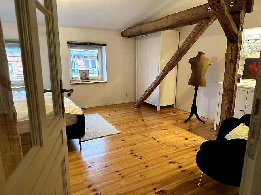 Auf Der Sonnenseite In Berlin Apartment